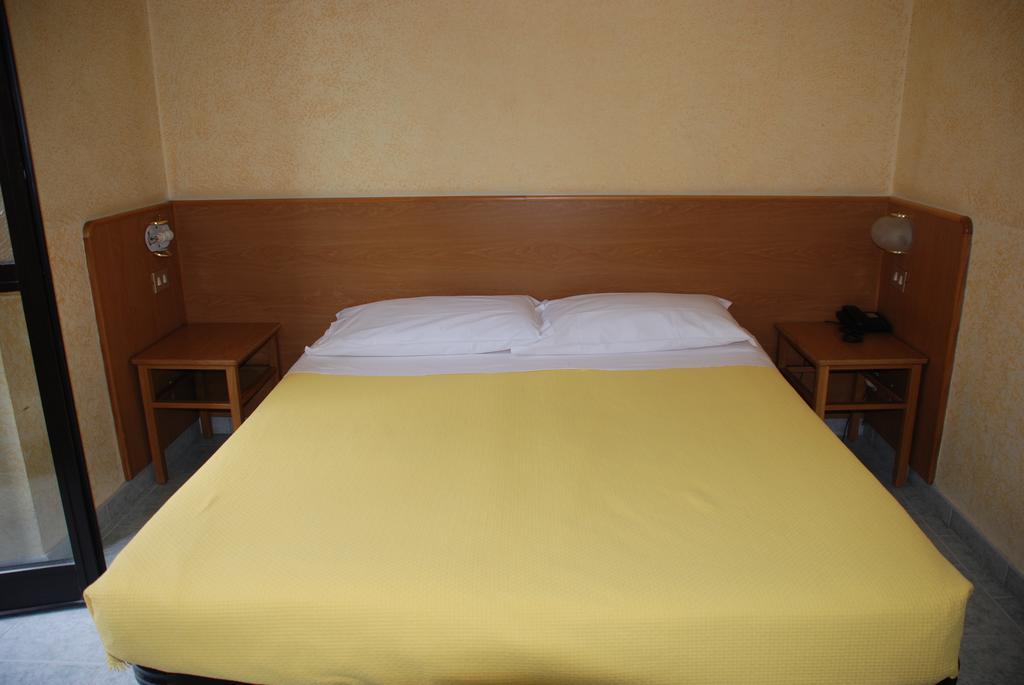 Hotel Verona Milão Quarto foto