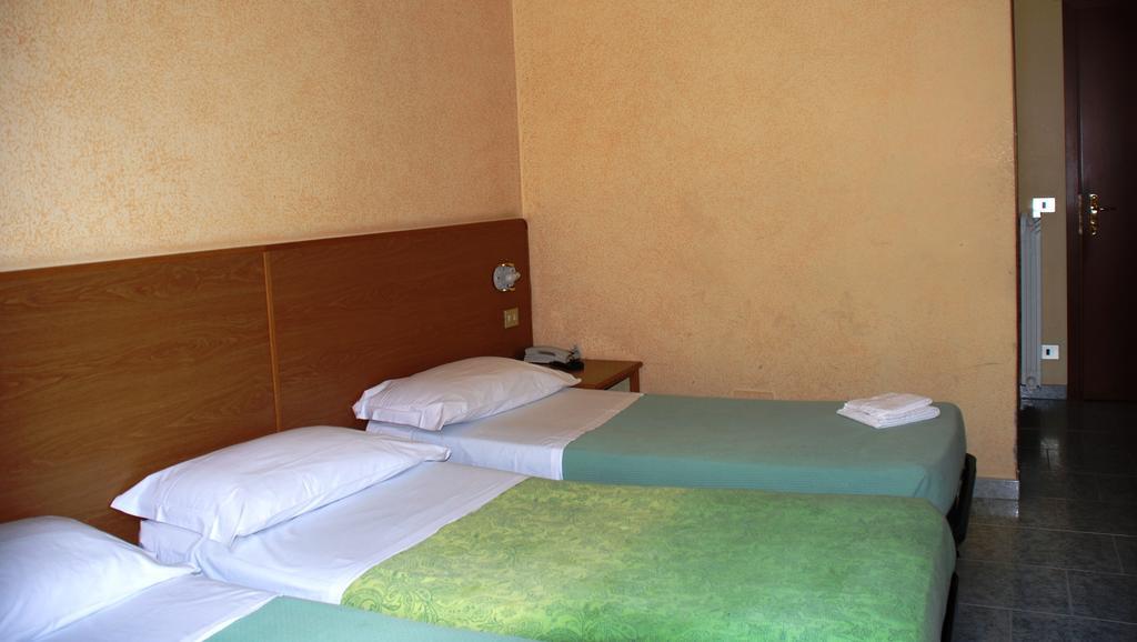 Hotel Verona Milão Quarto foto
